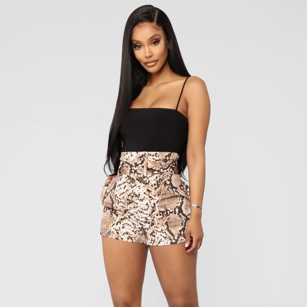 High Waisted Snake Print Shorts 🤎